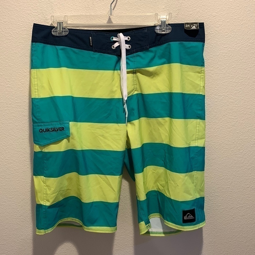 Quicksilver Mens Swim Shorts. Size 34x21. New but have been laundered.‌‌‌‌‌‌‌‌‍‍